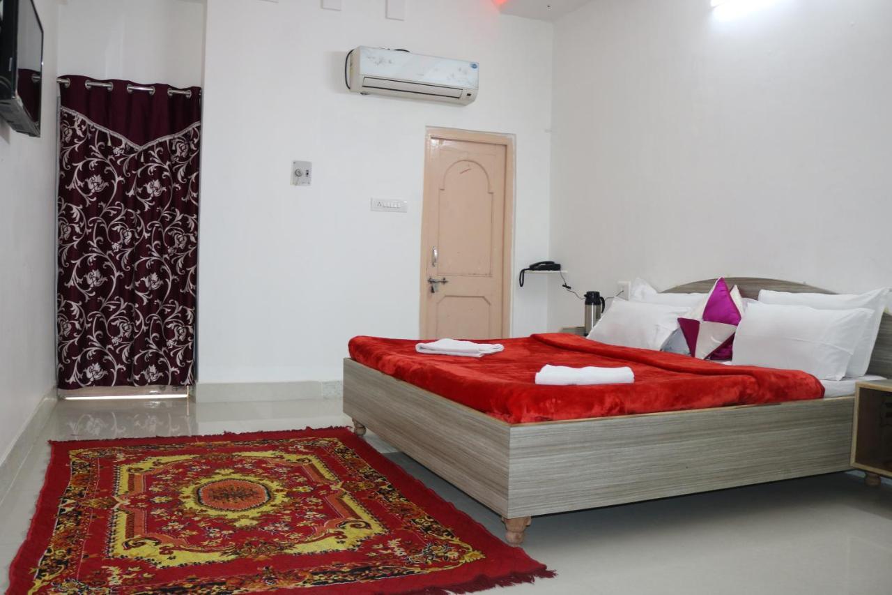 Hotel Santosh *